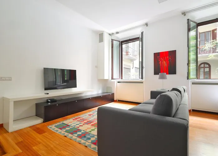 Just Urban Stays - Elegant And Bright Apartment - Risorgimento Area